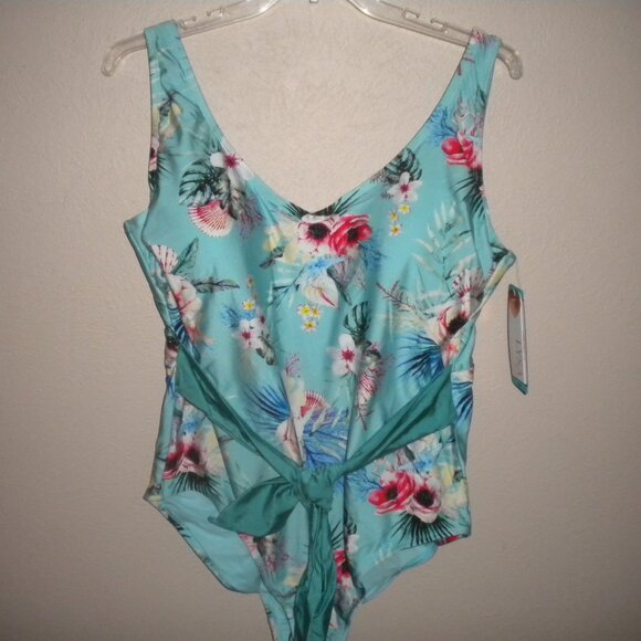 LYSA Women's Plus Size 2X Blue Floral Halter UPF 50+ One Piece Swimsuit NWT - Picture 2 of 6